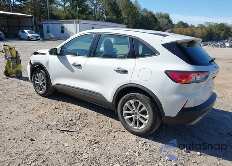 2022 Ford Escape S z USA, uszkodzony, nr VIN 1FMCU9F60NUB65317